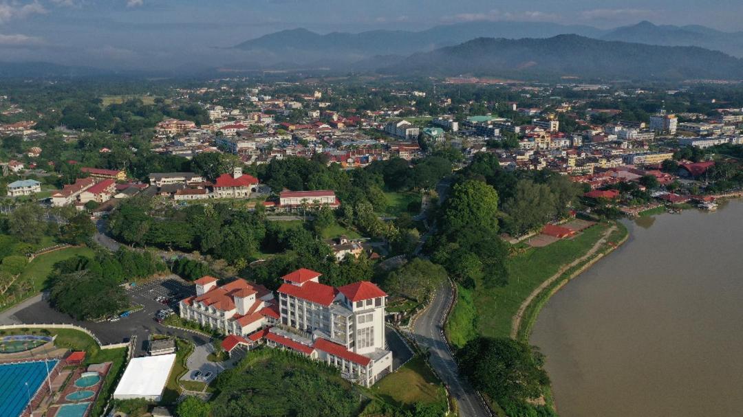 Hotel Casuarina@Kuala Kangsar Esterno foto