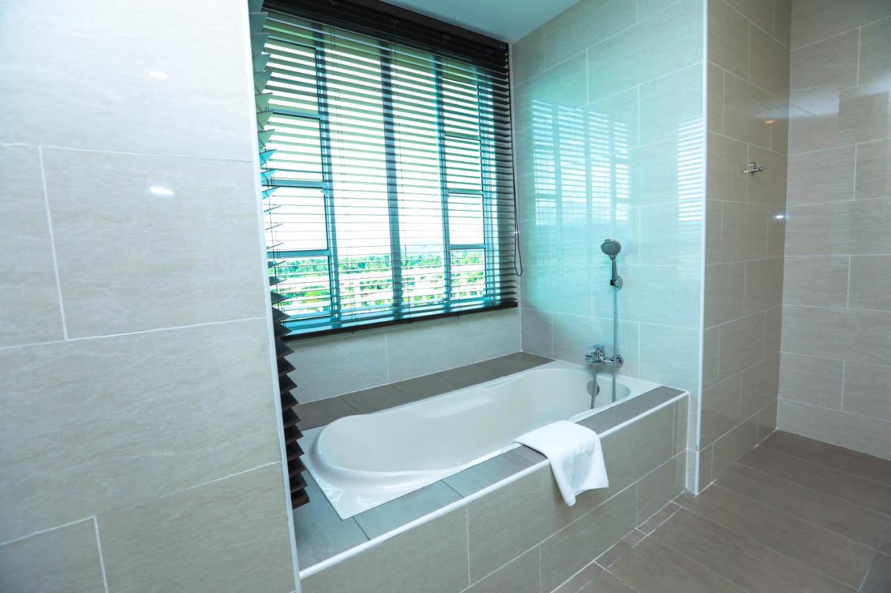 Hotel Casuarina@Kuala Kangsar Esterno foto